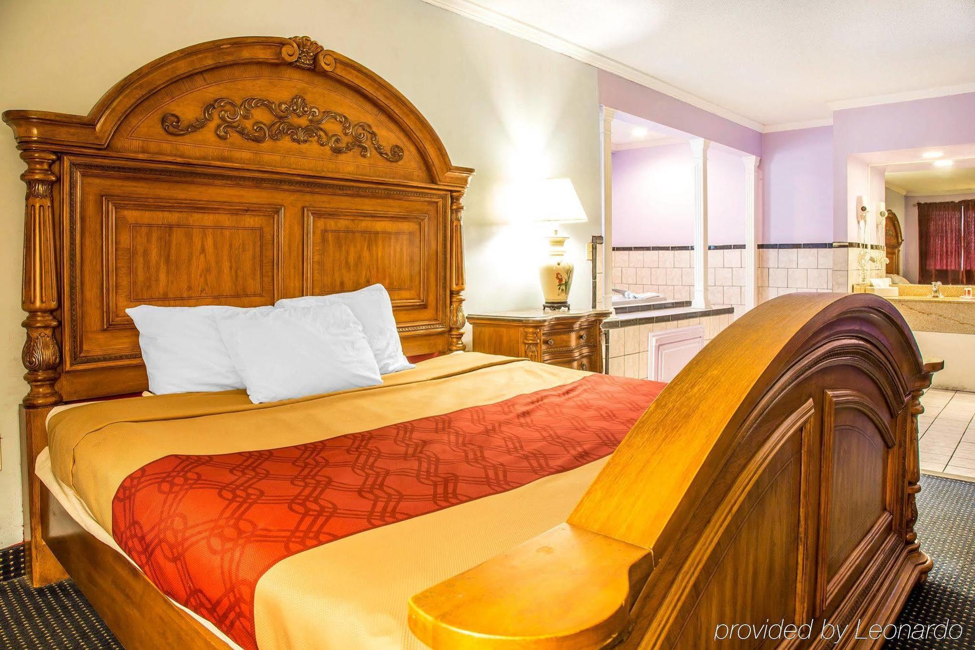 Red Carpet Inn Norwalk Exterior photo